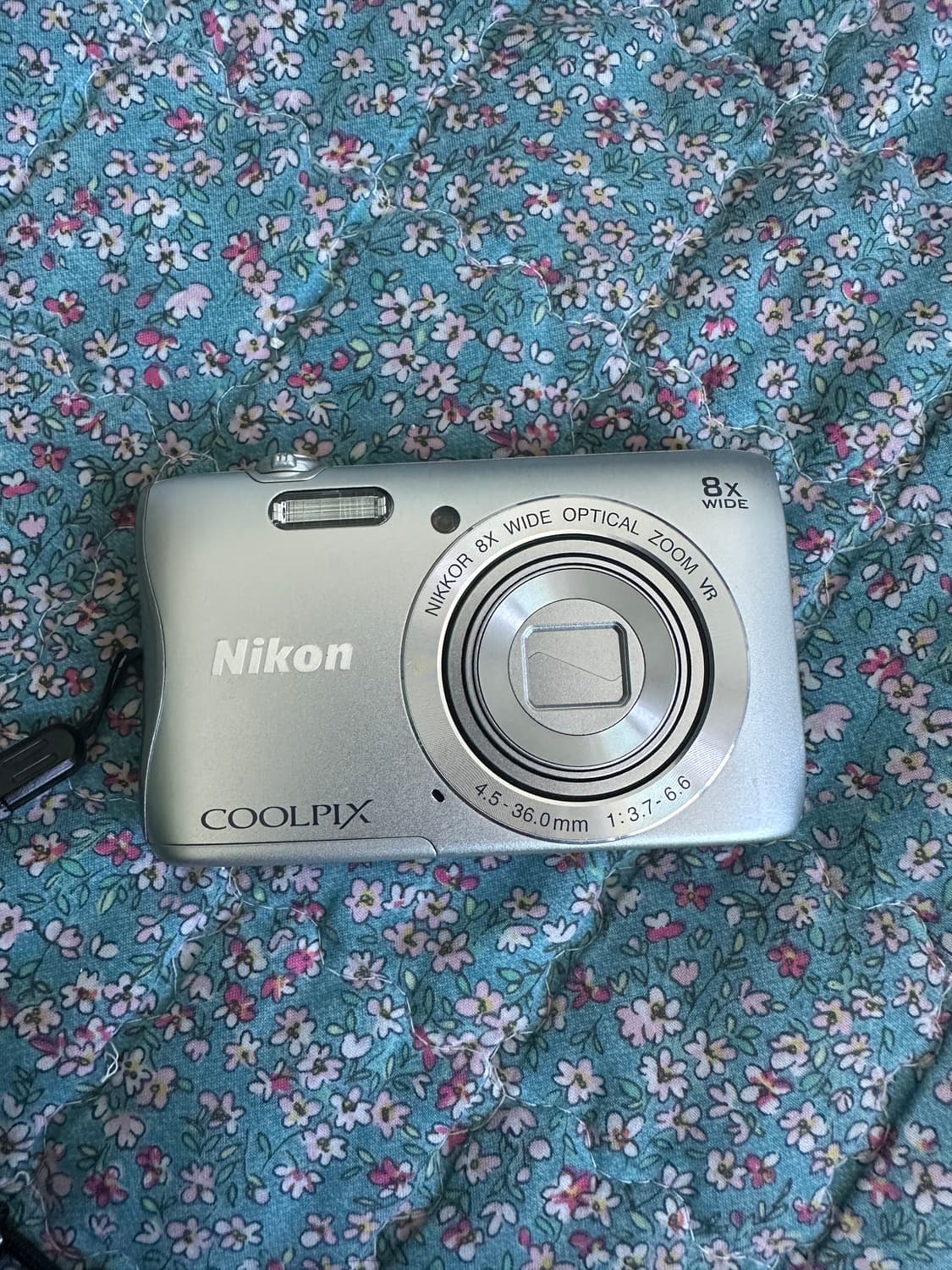 니콘 쿨픽스 s3700 실버 상품이미지1