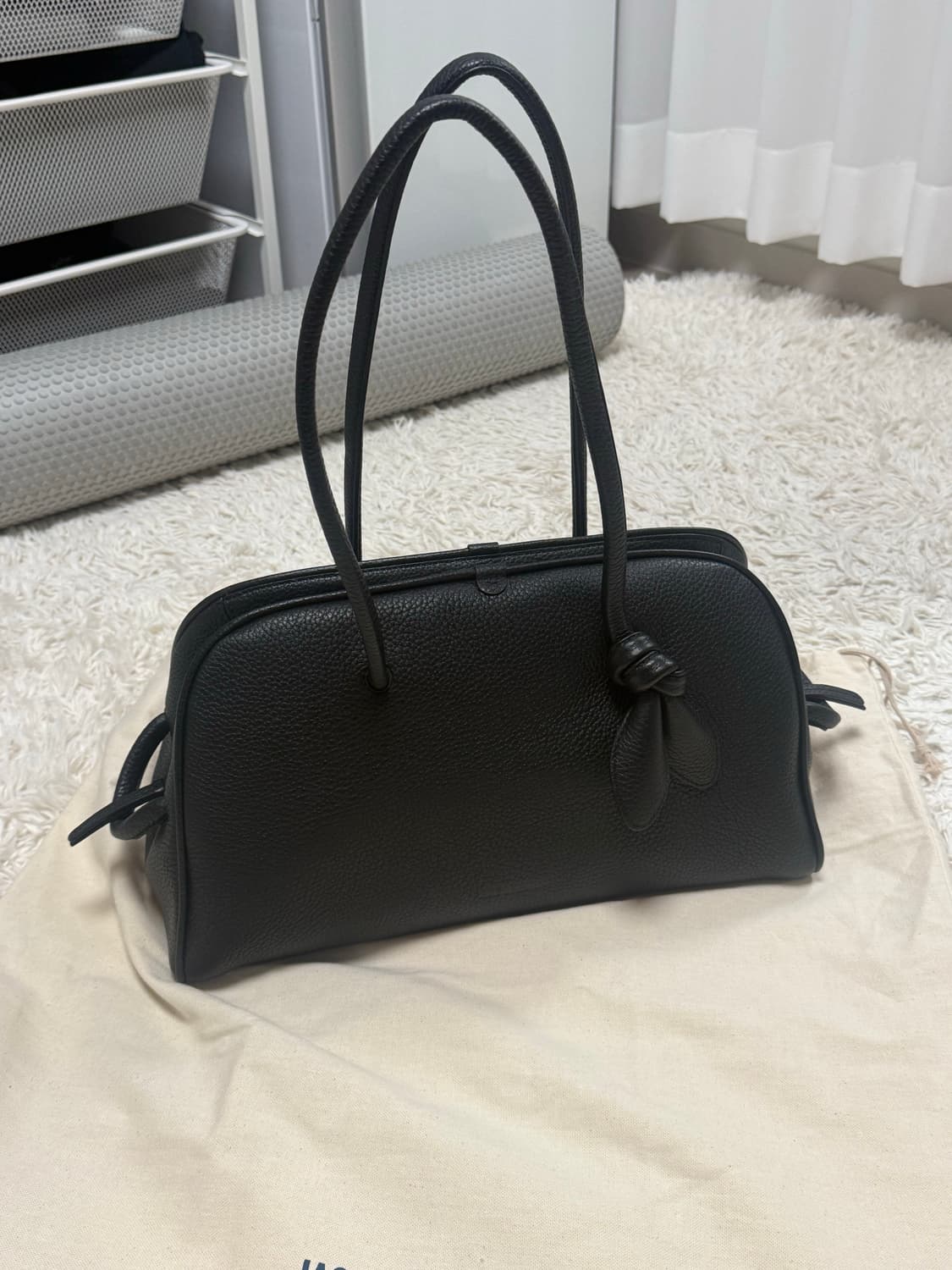 자크뮈스 투리스모 미디엄 블랙 상품이미지1