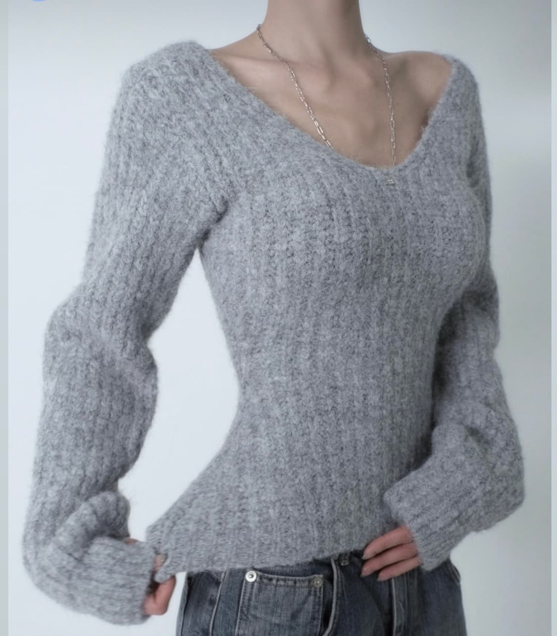 페일제이드 알파카 딥 브이넥 벌룬 니트 상품이미지1