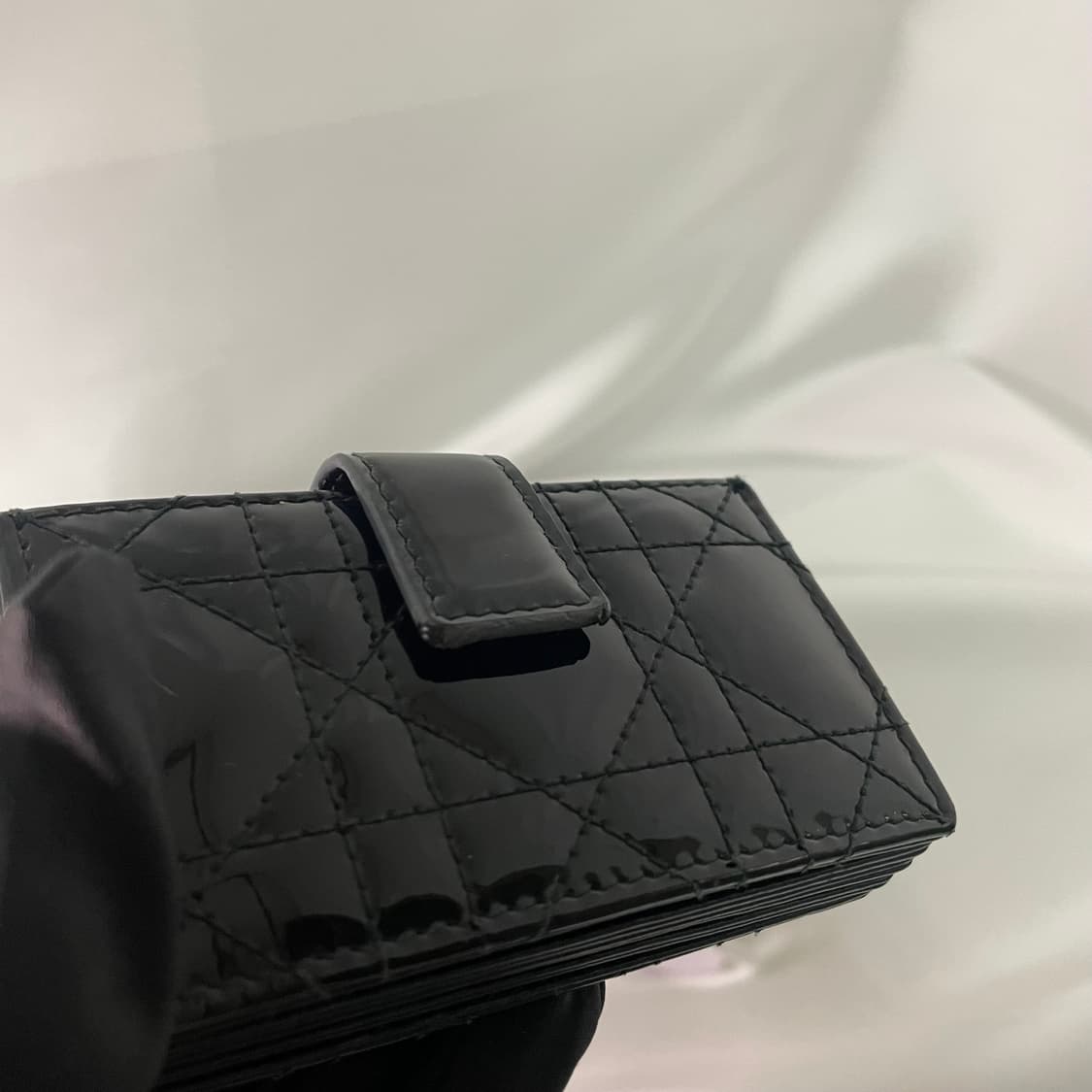 디올 레이디 페이던트 아코디언 카드지갑 블랙 +쇼핑백 포함 상품이미지7