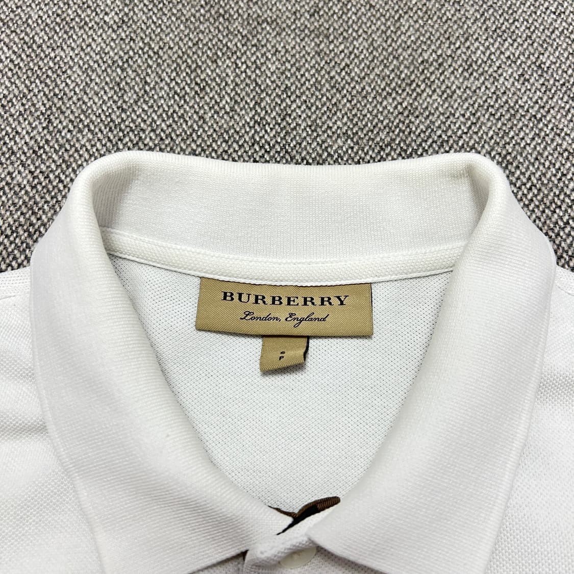 버버리 기마로고 노바체크 카라티(S) 상품이미지2