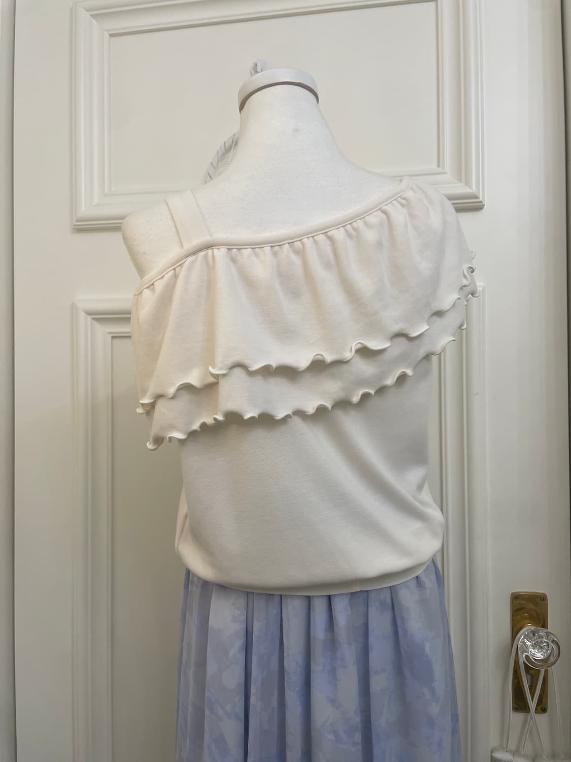 ivory one-shoulder wave layered top 상품이미지4