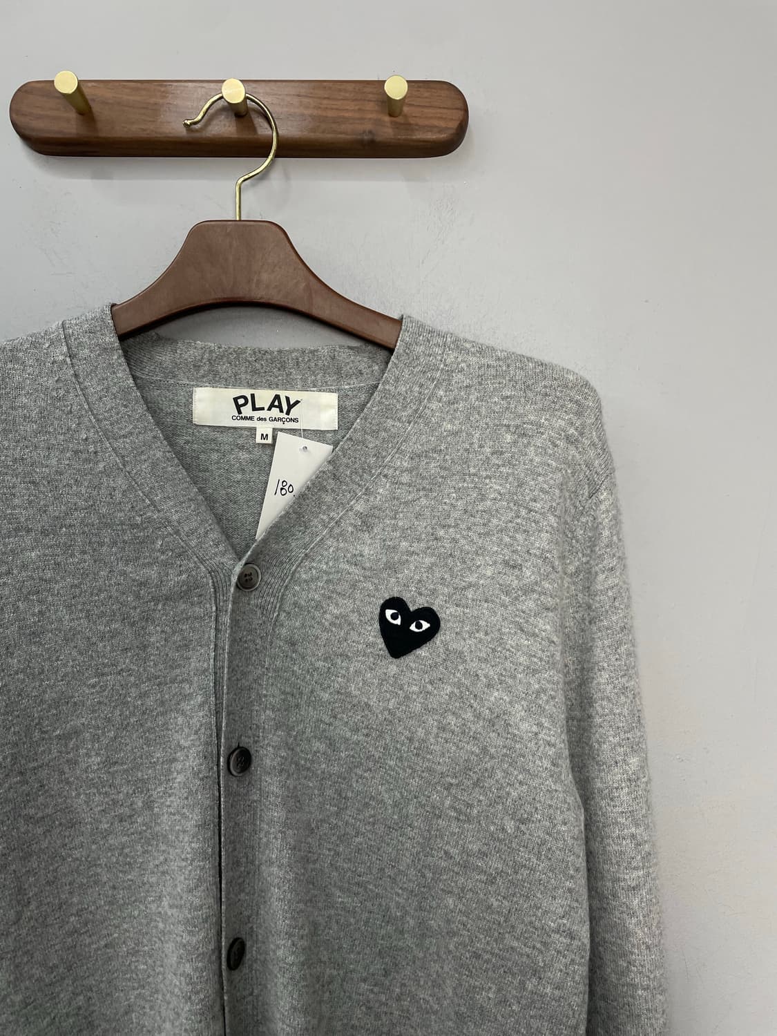 꼼데가르송 플레이 블랙 하트 와펜 그레이 가디건 H2014 상품이미지3