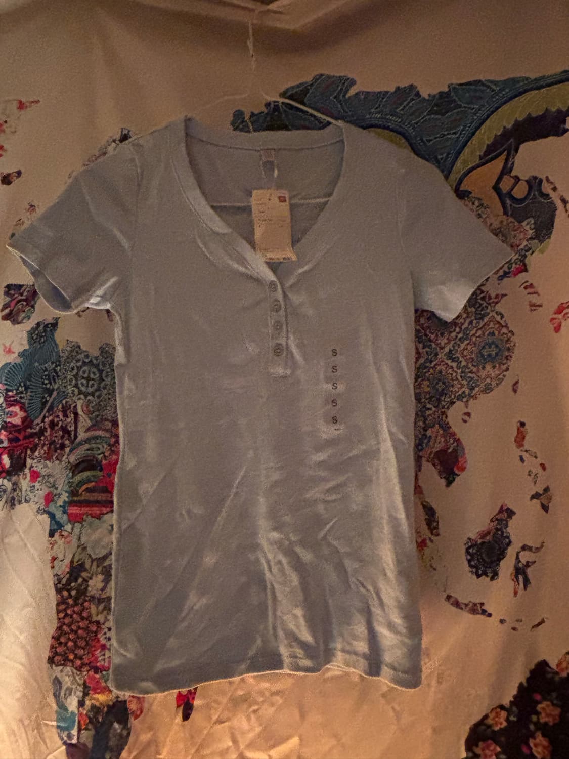 유니클로 딱붙 슬림핏 하늘색 단추 버튼 반팔 티셔츠 핀터걸 상품이미지1