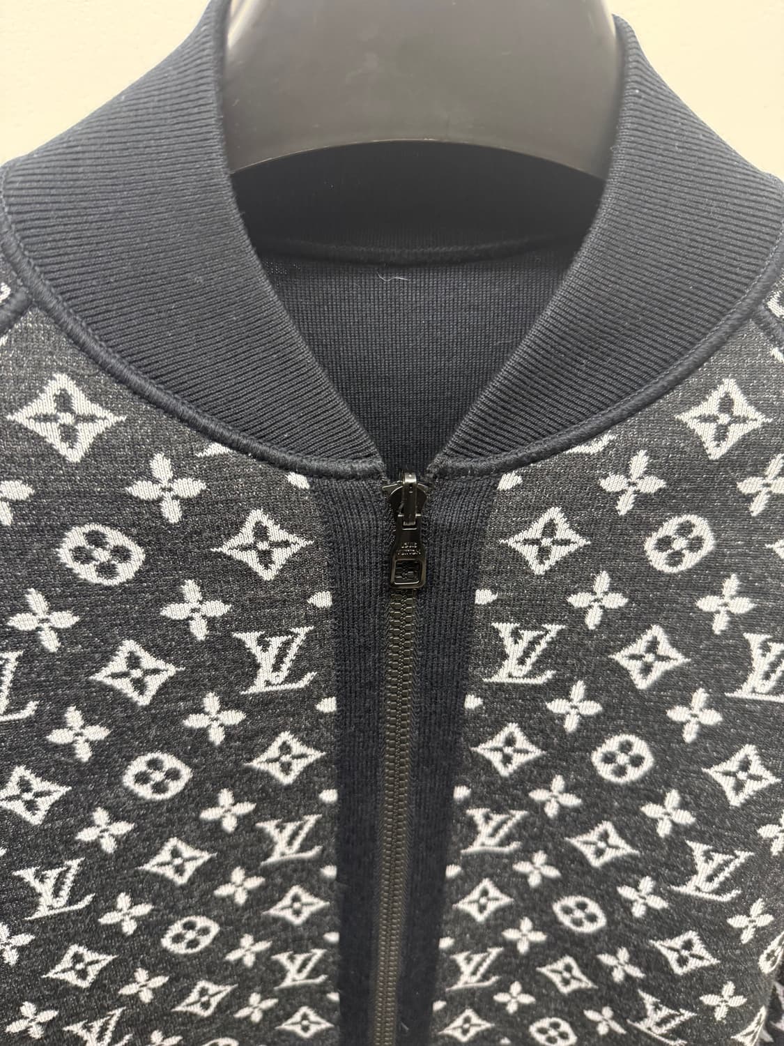 루이비통 모노그램 리버시블 블루종 백화점판 M 상품이미지3