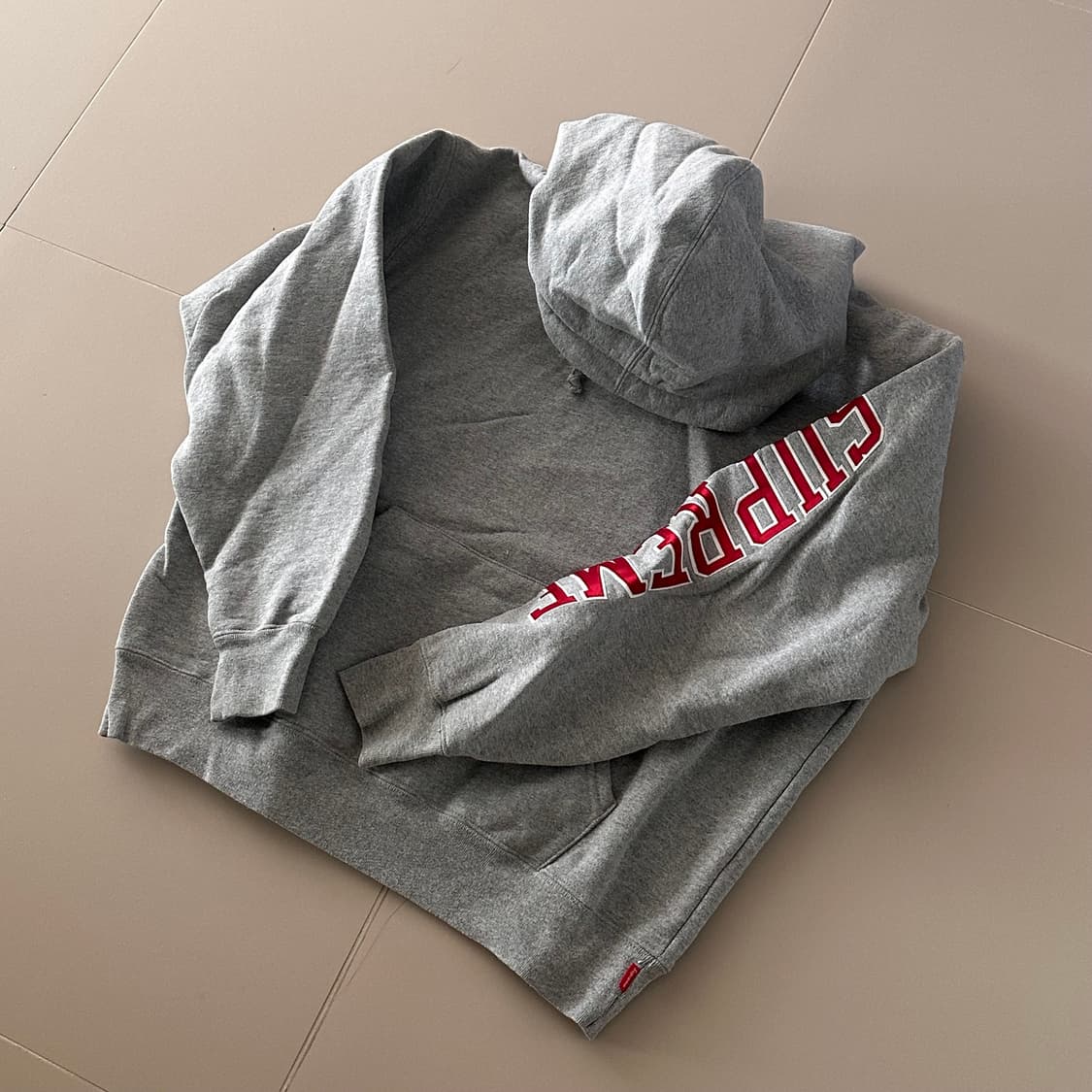 슈프림 기모 후드티 팝니다.  상품이미지2