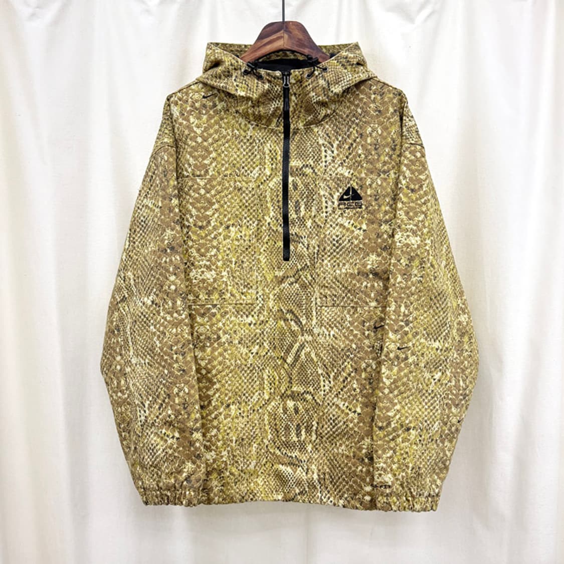 슈프림 나이키 ACG  데님 풀오버 골드 스네이크 스킨 상품이미지2