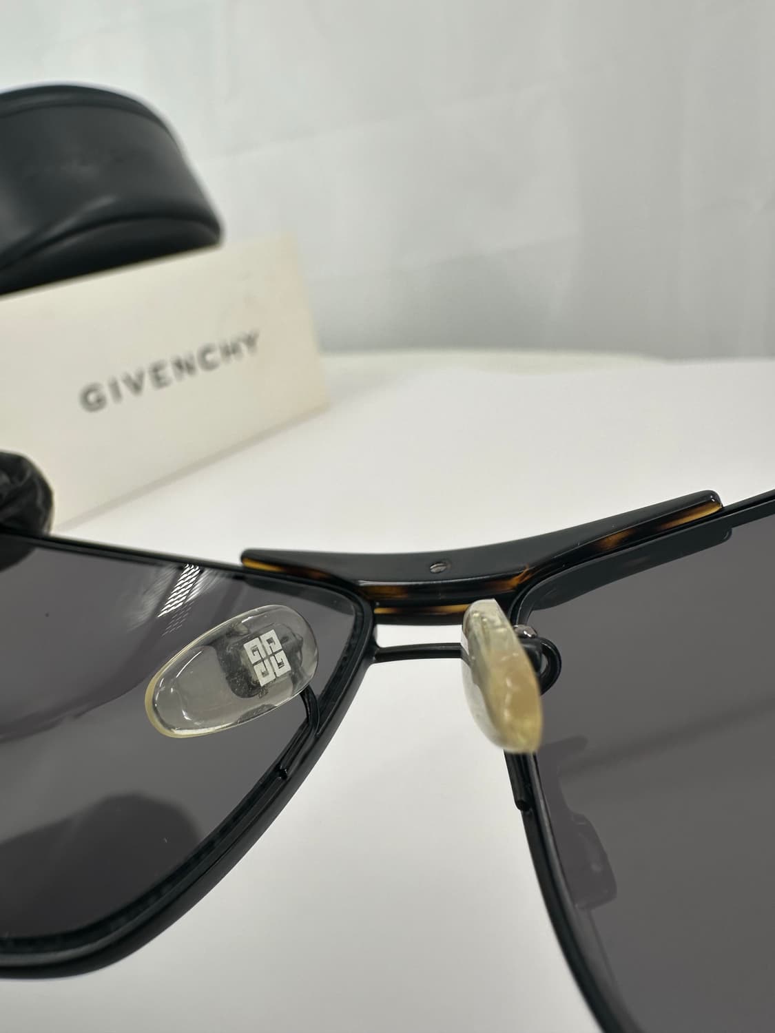 [새상품 무료배송] 정품 지방시 Made in Italy 선글라스 상품이미지3