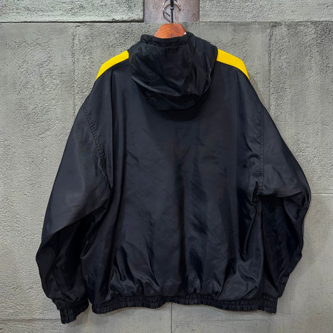 90s 푸마 아이오와 대학 호크아이즈 리버시블 자켓 (XL)   상품이미지9