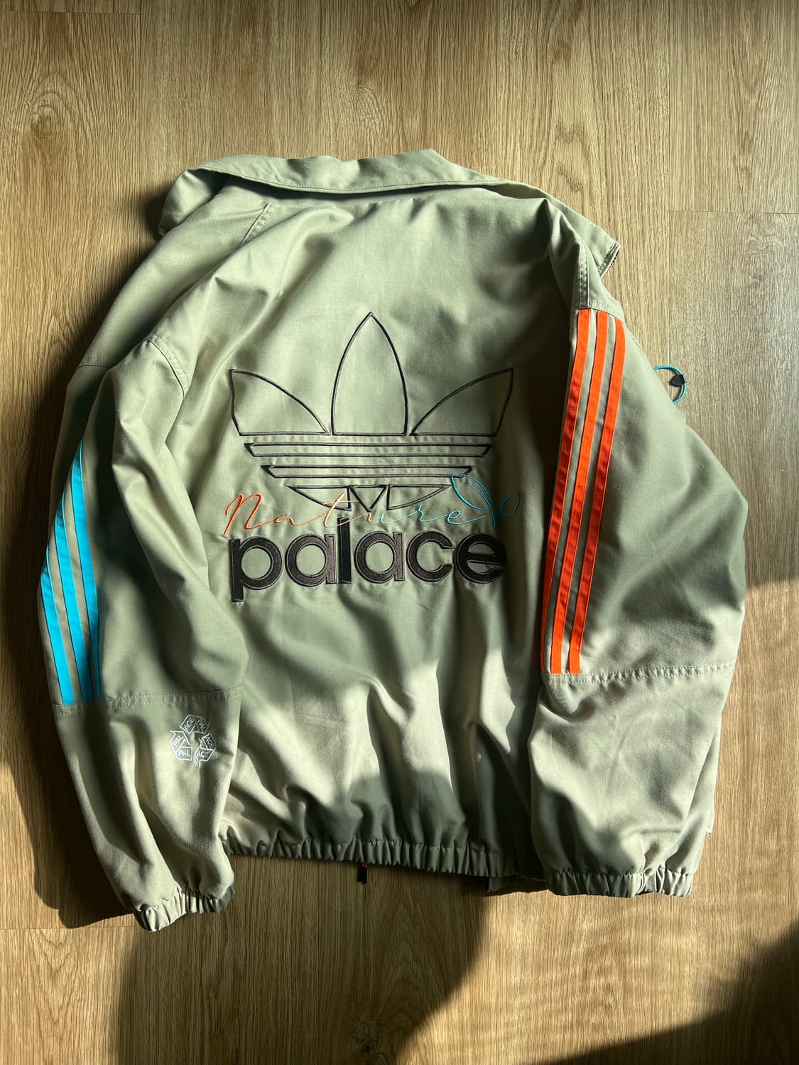 팔라스 x 아디다스 네이쳐 트랙탑 블랑쉬 카고 - 22SS 상품이미지1