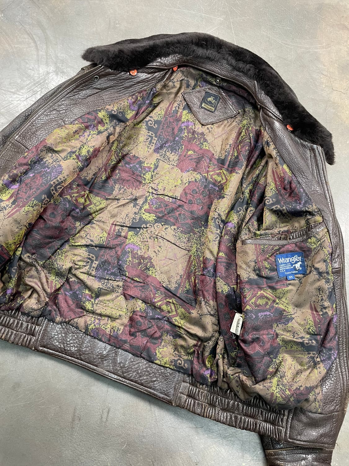 90s 랭글러 쉽스킨 A2 봄버 자켓 상품이미지5