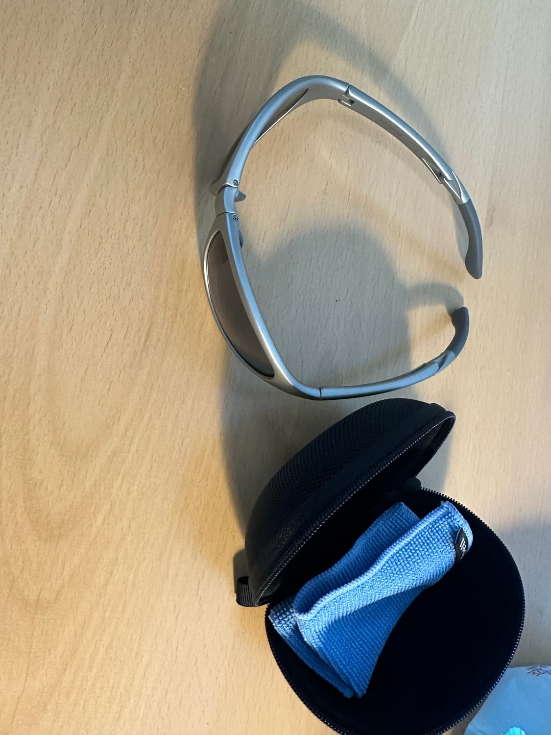 몽벨 접이식 선글라스 새상품 판매합니디 상품이미지3