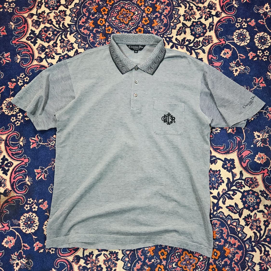 크리스찬디올 국내 라이센스 포켓 자수 반팔 카라티 상품이미지1