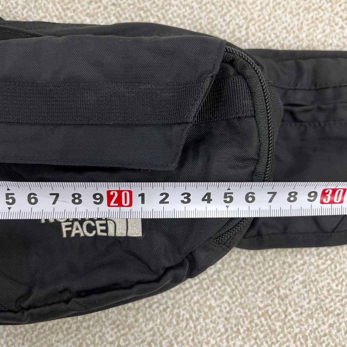 [실측확인] 노스페이스 블랙 힙색 슬링백 가방 0120M1 상품이미지6