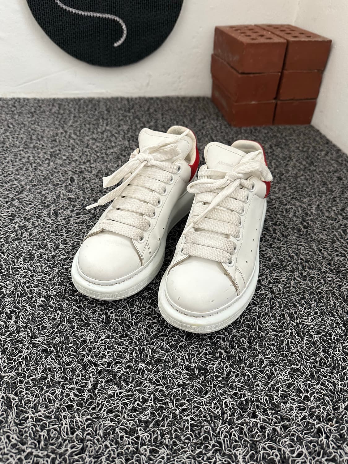 알렉산더 맥퀸 오버솔 스니커즈 36 상품이미지2