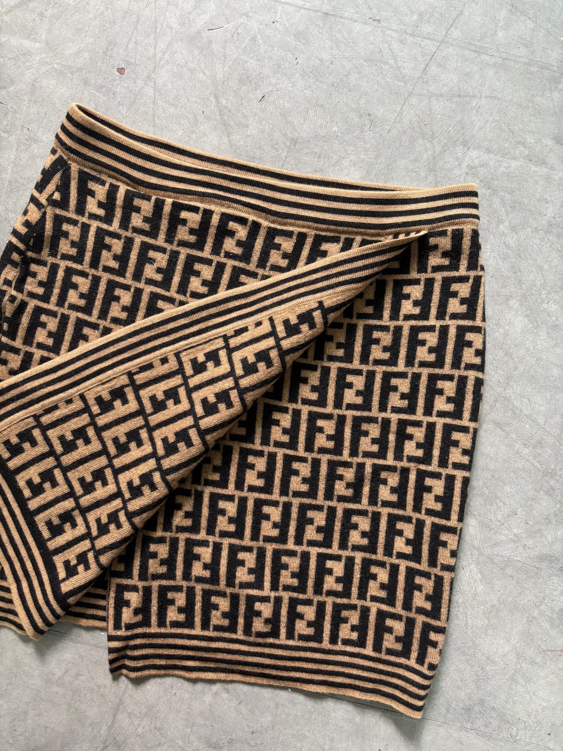 Fendi 펜디 FF 로고 니트 랩 스커트 상품이미지3