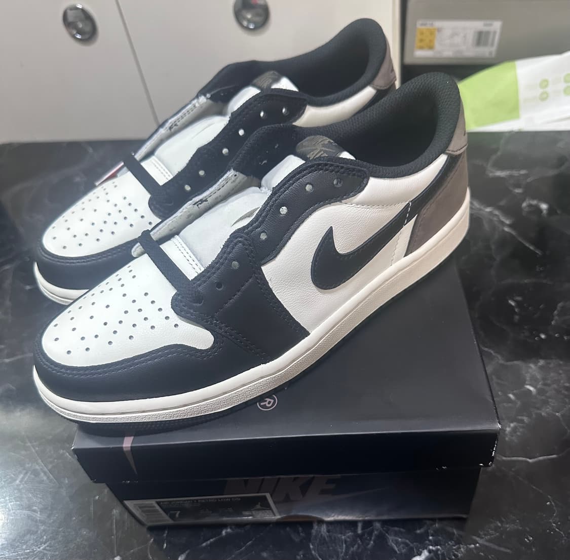 조던 로우 다크모카 250 새상품 상품이미지1