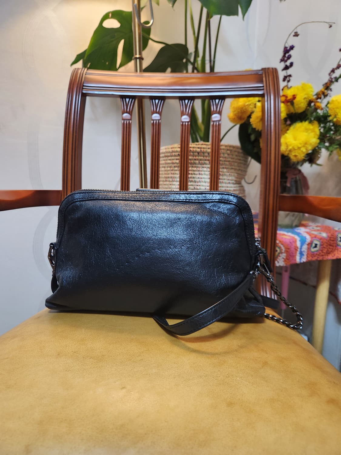 한섬루즈앤운지 블랙 체인 숄더백 가방 상품이미지3