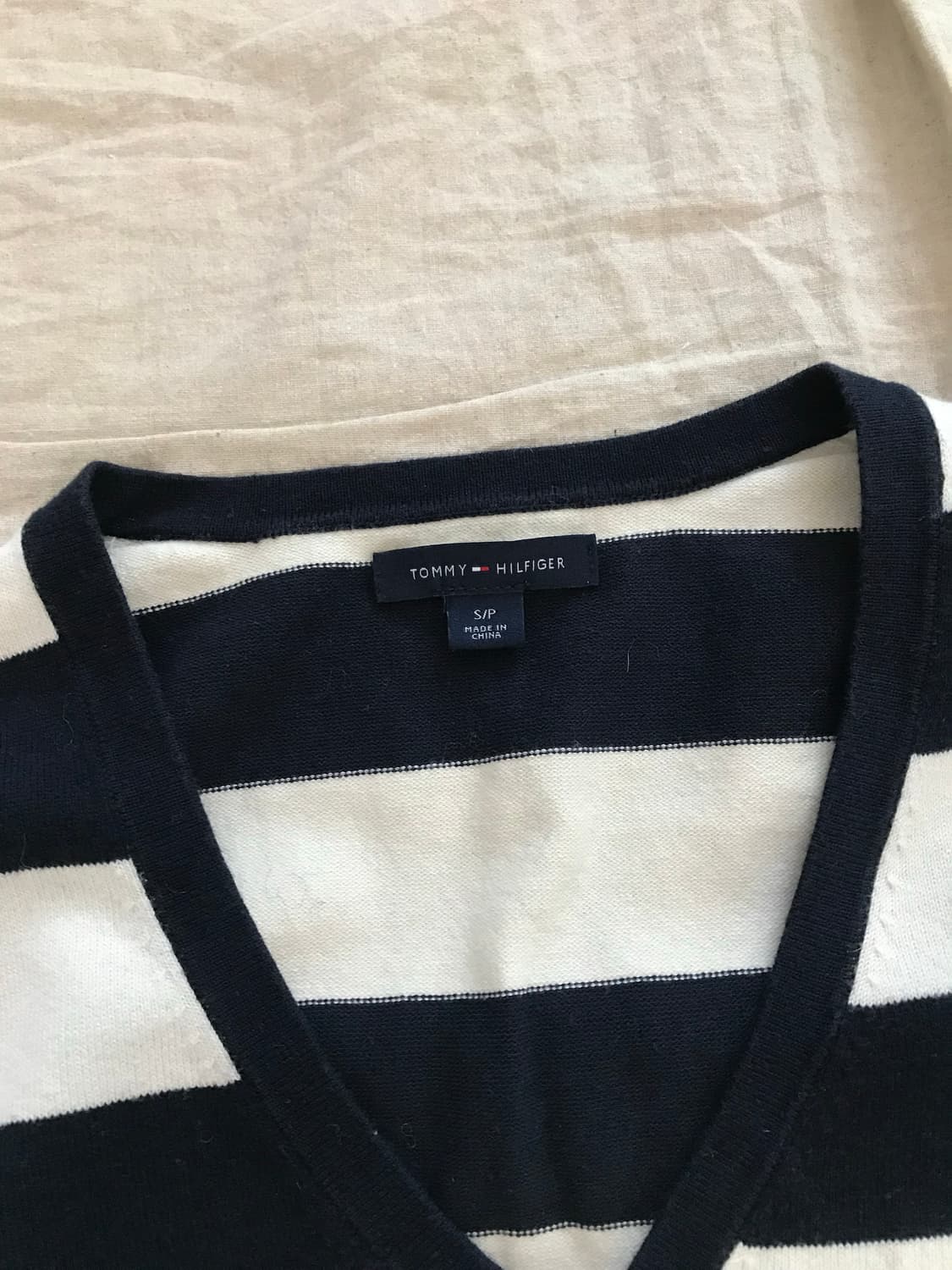 타미힐피거 로고 스트라이프 브이넥 니트 상품이미지7