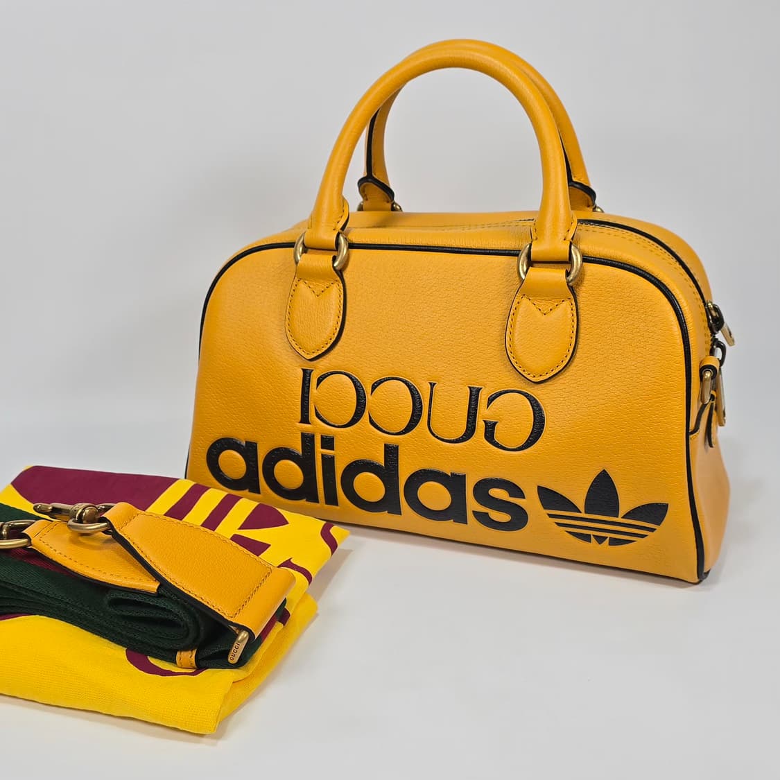구찌 x 아디다스 미니 더플 백 상품이미지1