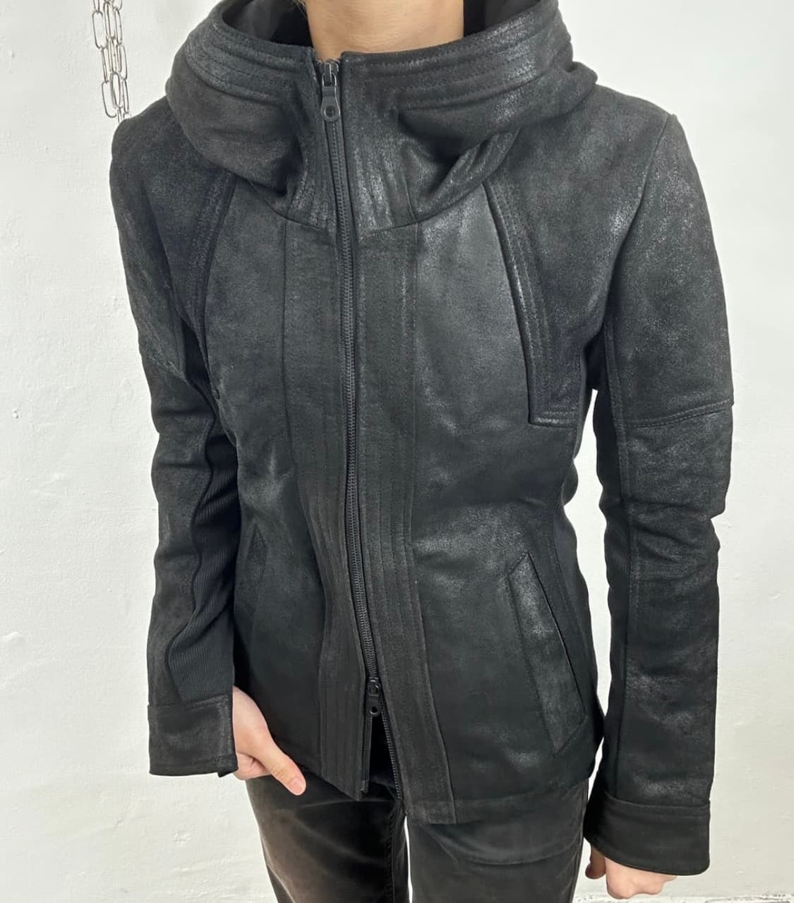 NO ID. Sculpted Cowhide High Neck Jacket 상품이미지2