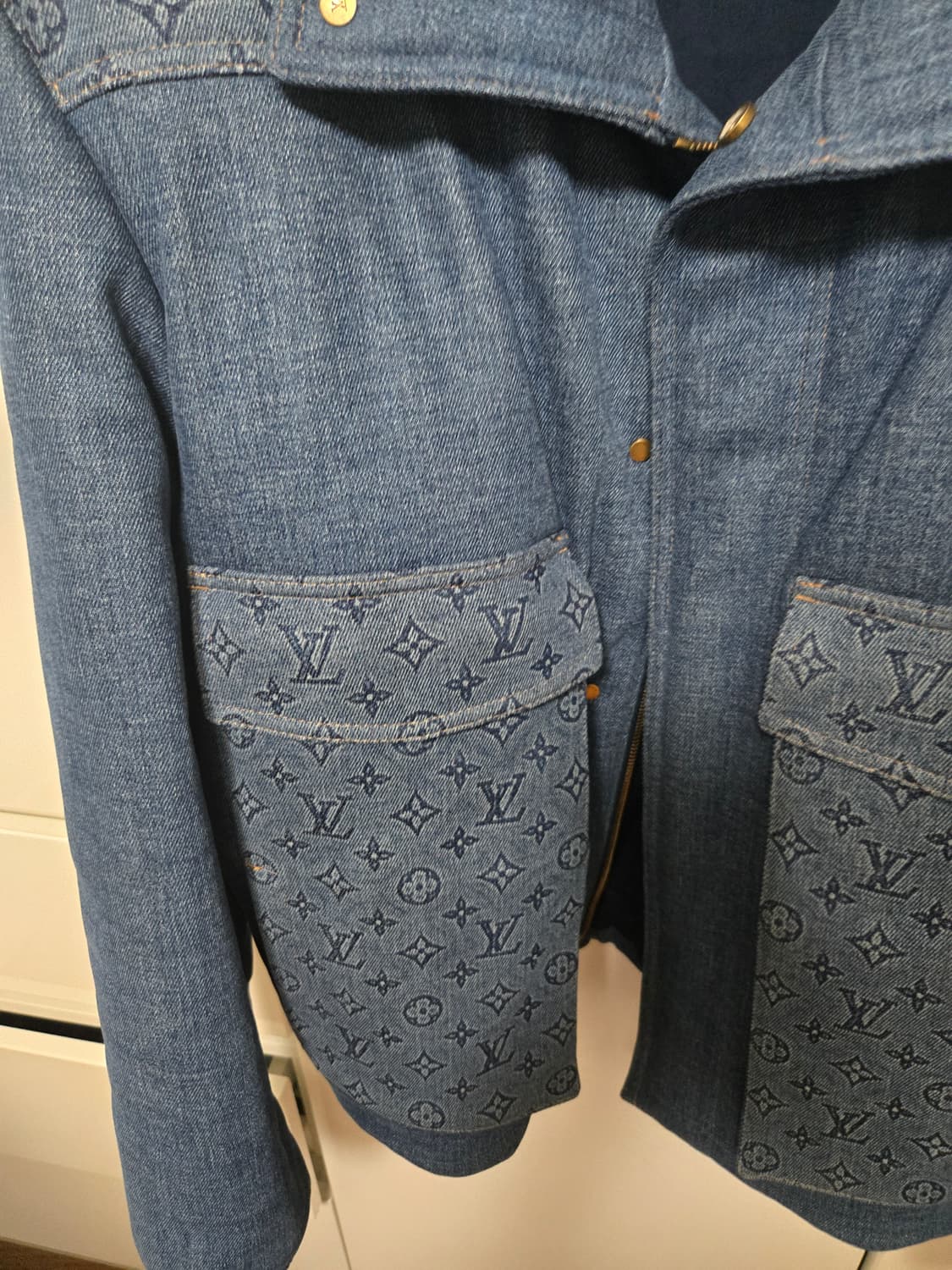 정품 루이비통 카펜더 데님 패딩 50사이즈 상품이미지4