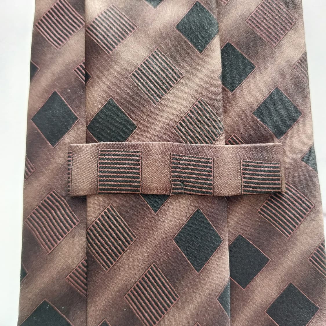 지안프랑코 페레 실크 기하 패턴 넥타이 9.4cm A+등급 K1884
 상품이미지9