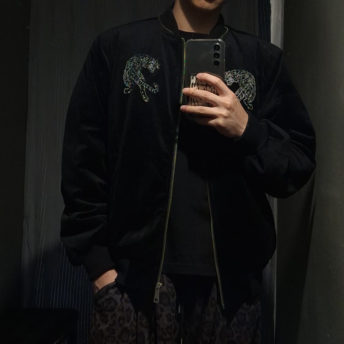 UNDERAIR 언더에어 블랙 호랑이 자수 벨벳 벨루아 스카잔 블루종 L 상품이미지3