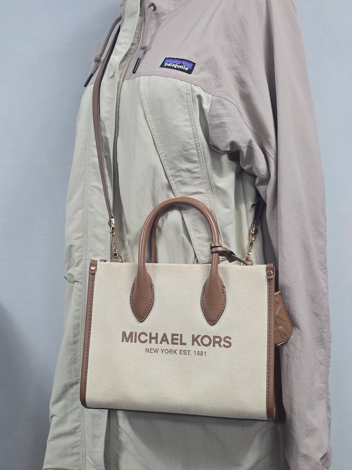 마이클 코어스 캔버스 2way 토트백 겸 숄더백 상품이미지5