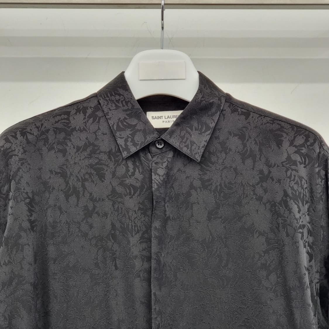 [BTS 지민님 착용] 생로랑 22ss 샤이닝 자카드 플로랄 실크 셔츠 상품이미지3