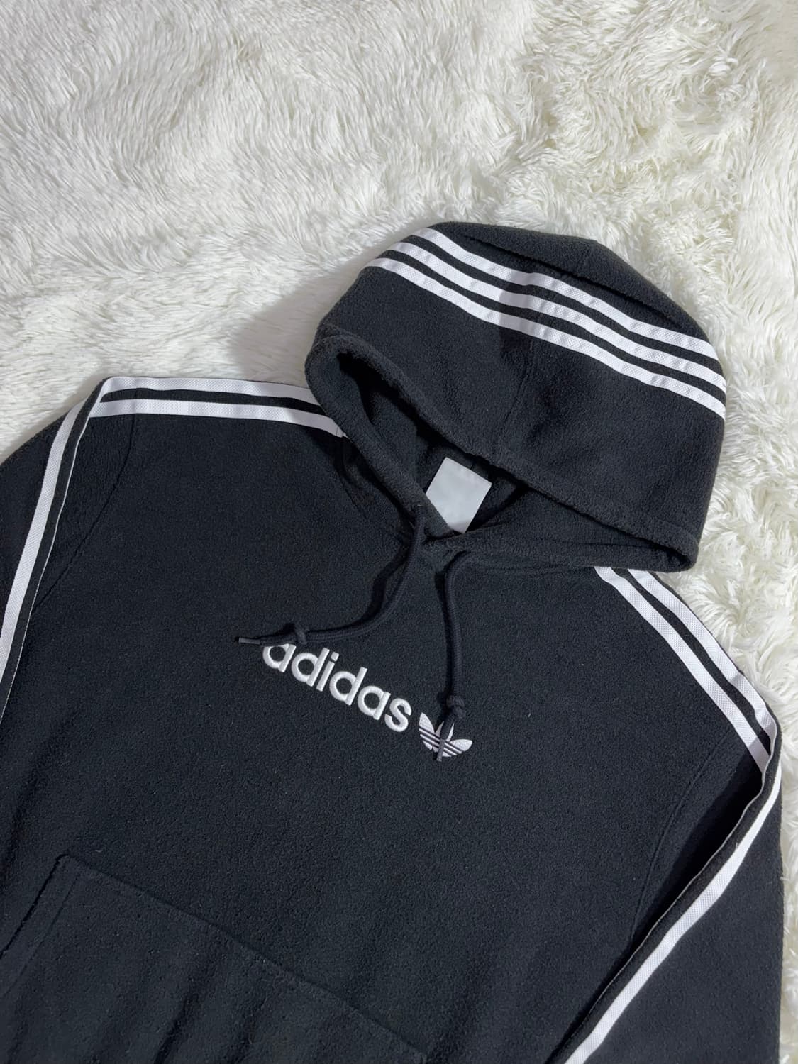 아디다스 블랙 빅로고 플리스 후드  상품이미지4