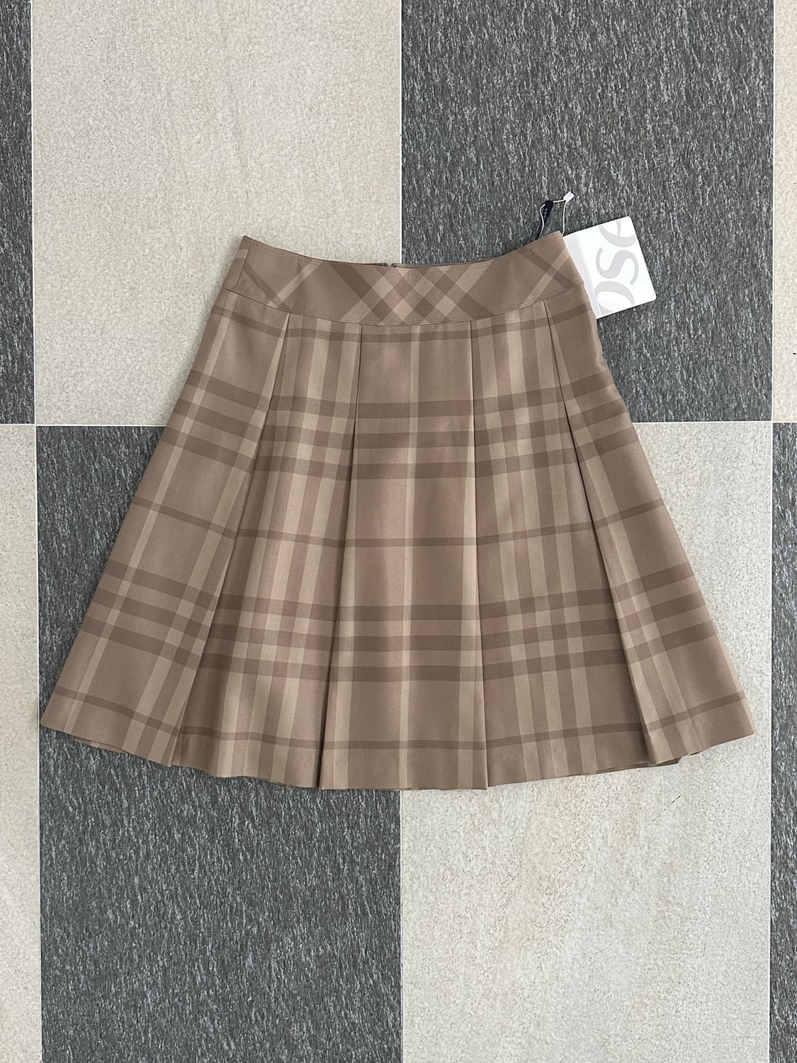 버버리 체크 브라운 베이지 미디 스커트  상품이미지1