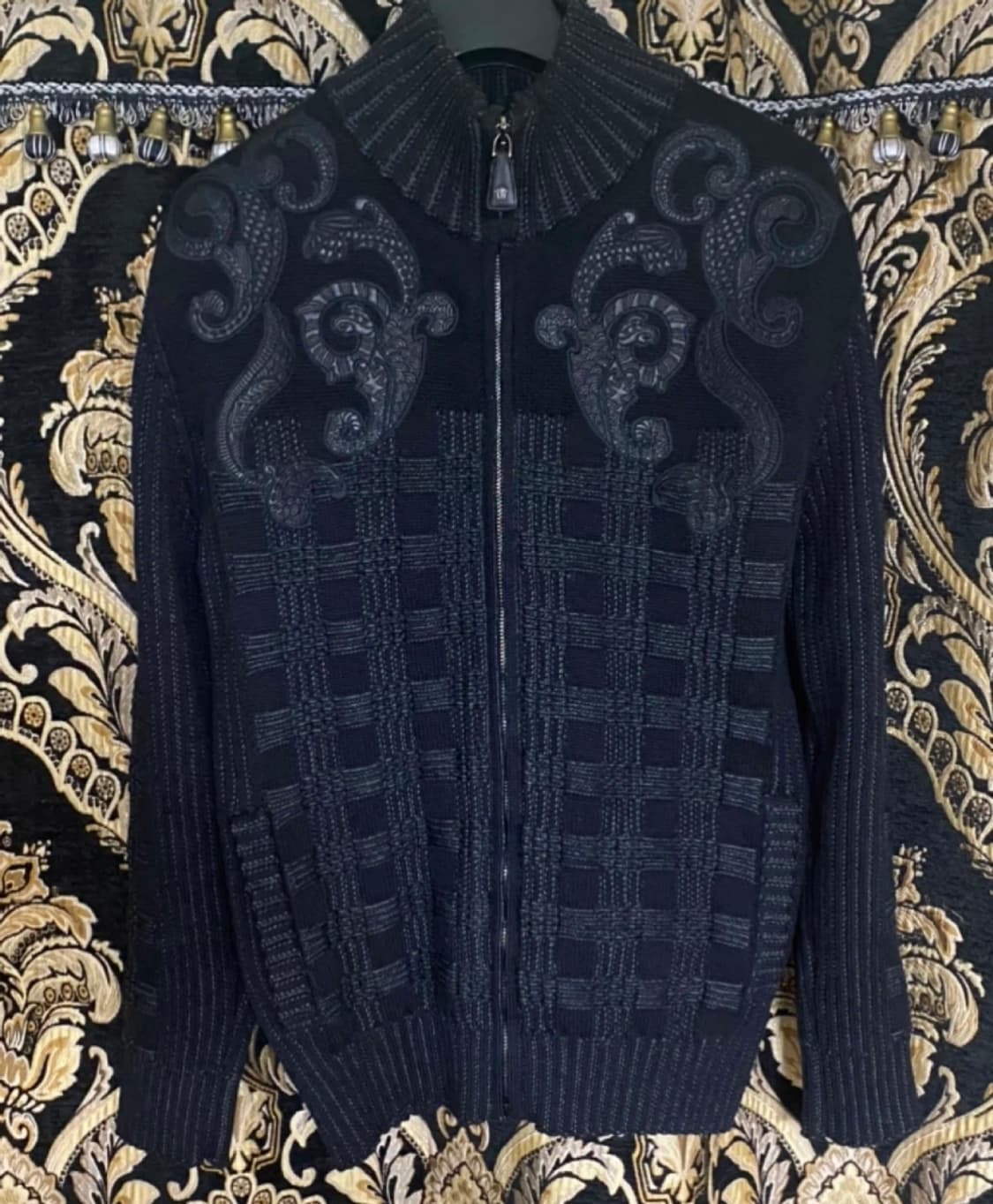 [정품] 베르사체 자카드 레더 니트 집업 블랙 M
 상품이미지1