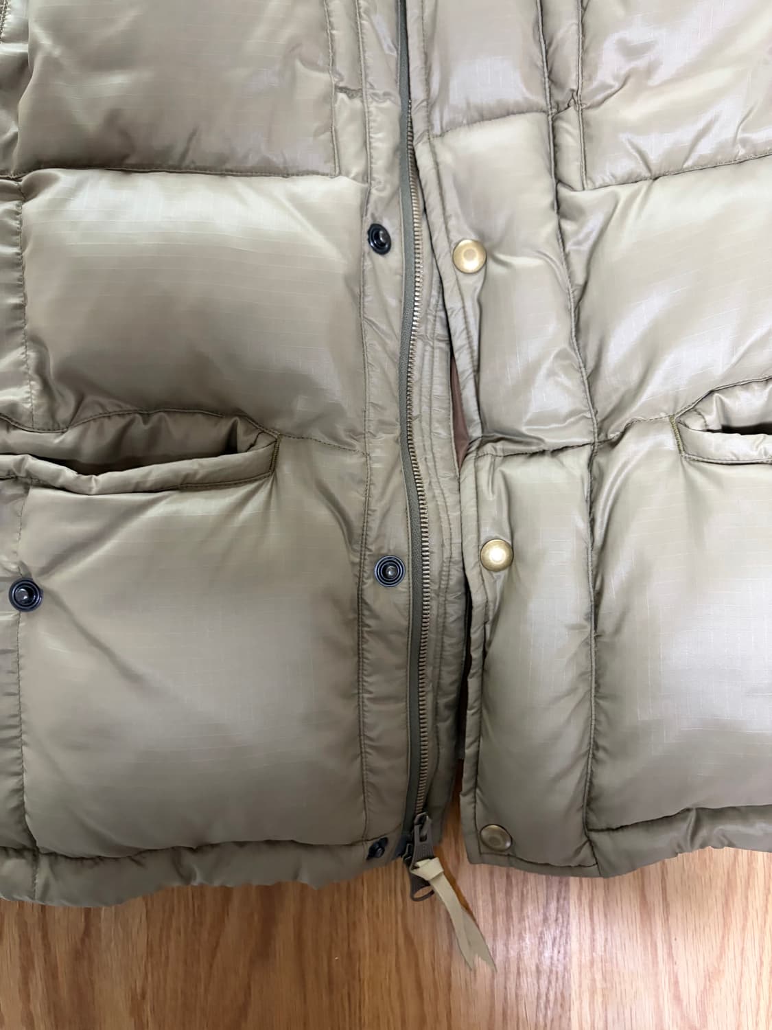 25fw 더블알엘 패딩베스트(레더요크) 새상품 L사이즈 판매합니다. 상품이미지4