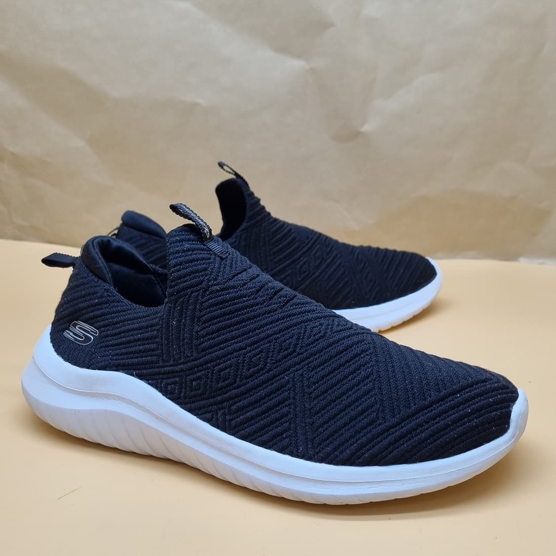 스케쳐스 울트라 플렉스 블랙 슬립온245  상품이미지1