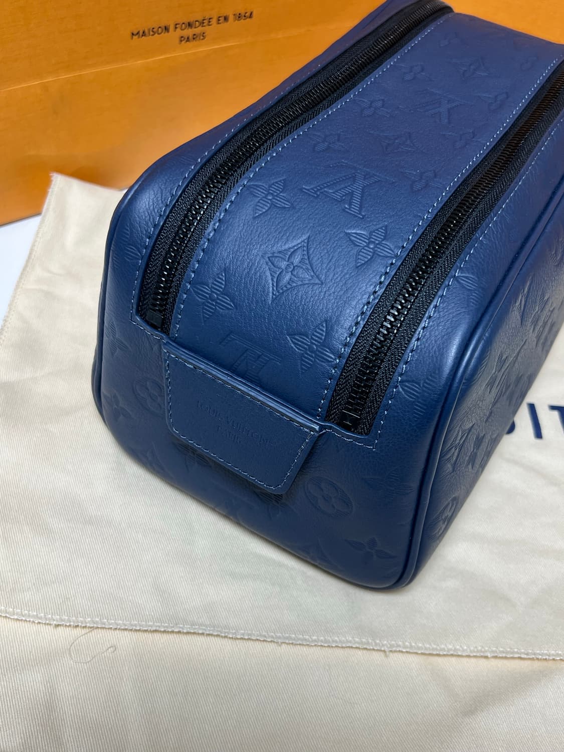 [정품] 루이비통 모노그램 쉐도우 돕키트 네이비 블루 M14843 상품이미지5