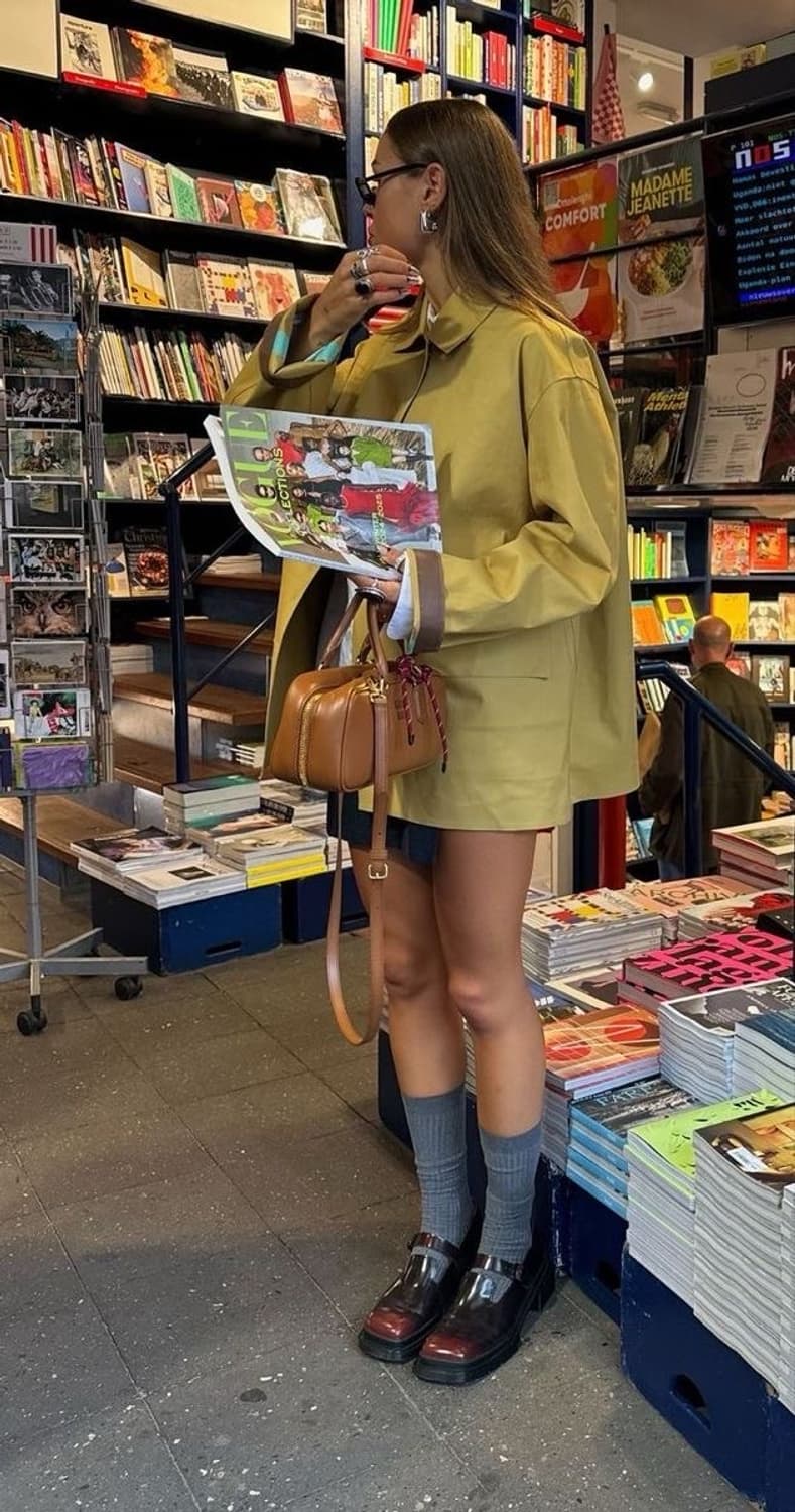 미우미우 레더 아르카디백 라지 꼬냑 수지 장원영 가방 상품이미지10