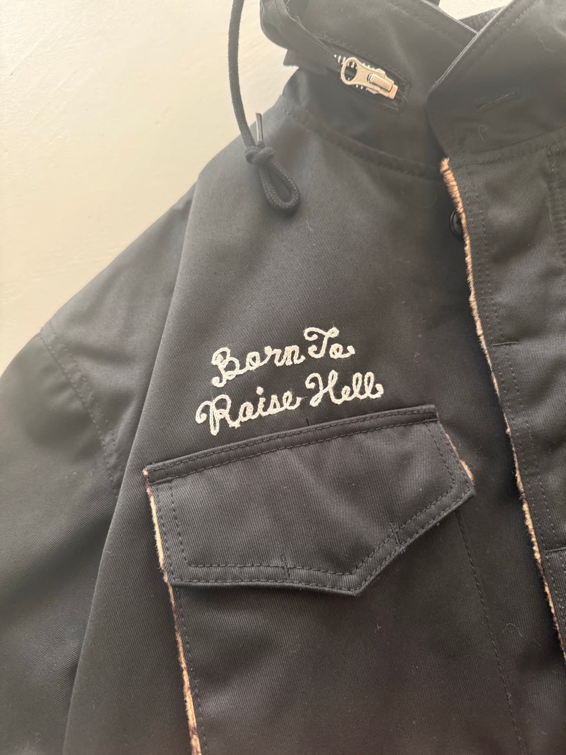 네이버후드 사파리 스타일 자수점퍼 상품이미지3