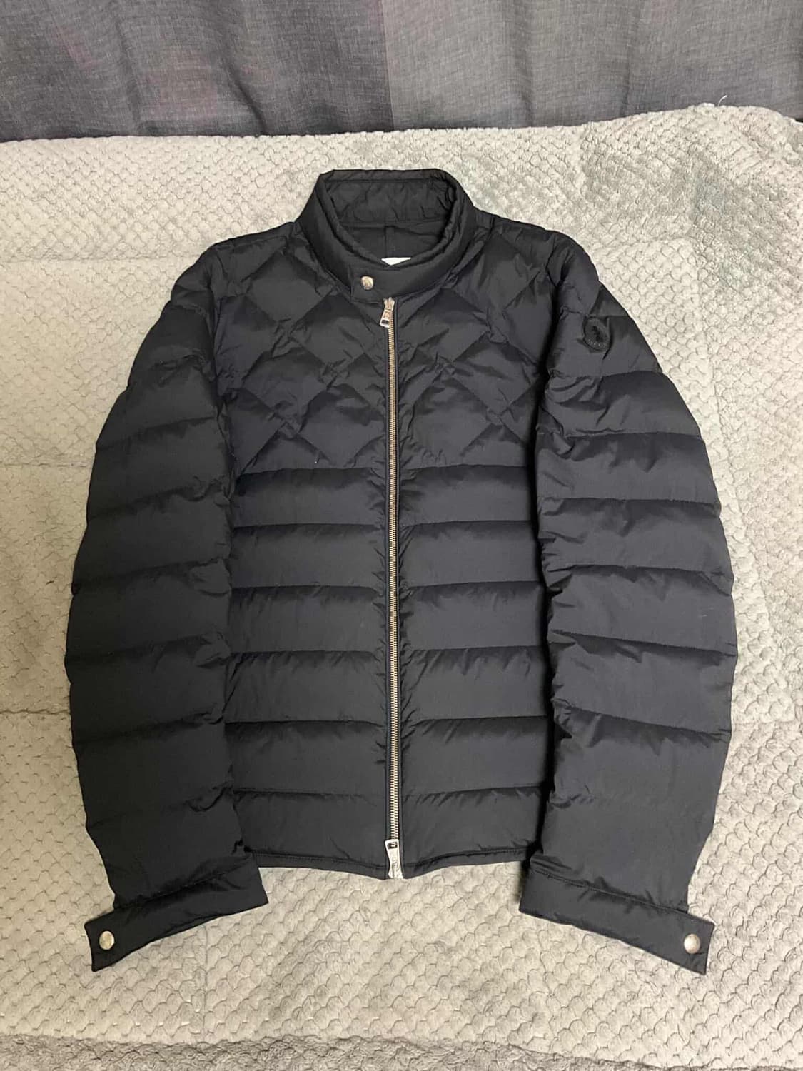 몽클레어 쇼커트 경량 패딩 남성 다운 자켓  상품이미지1