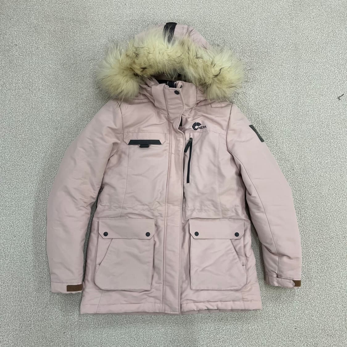 [90] 네파 여성 덕다운 라쿤털 후드 패딩 자켓 0105M1 상품이미지1