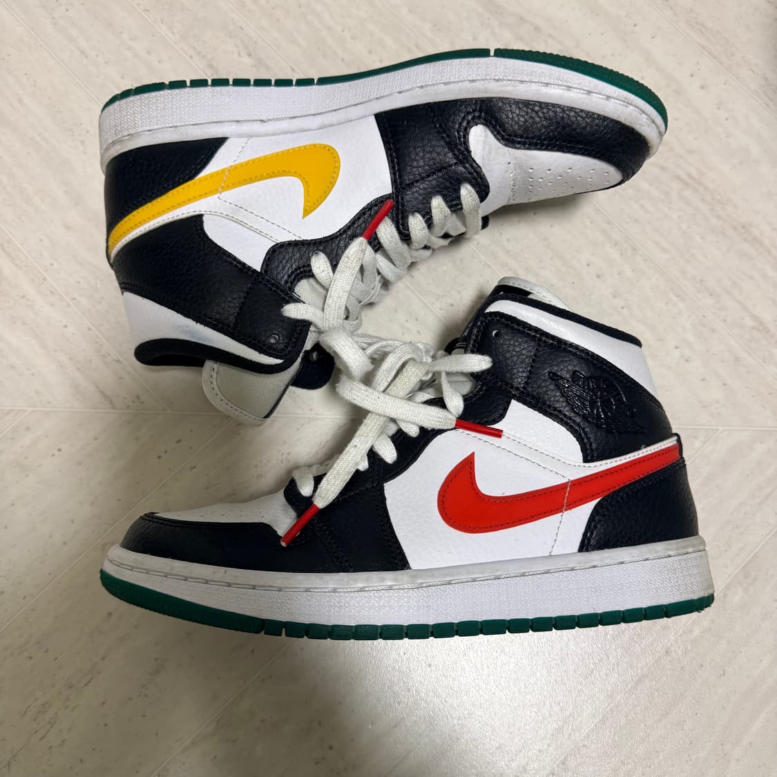 [W245] 조던 1 미드 얼터네이트 스우시 상품이미지2