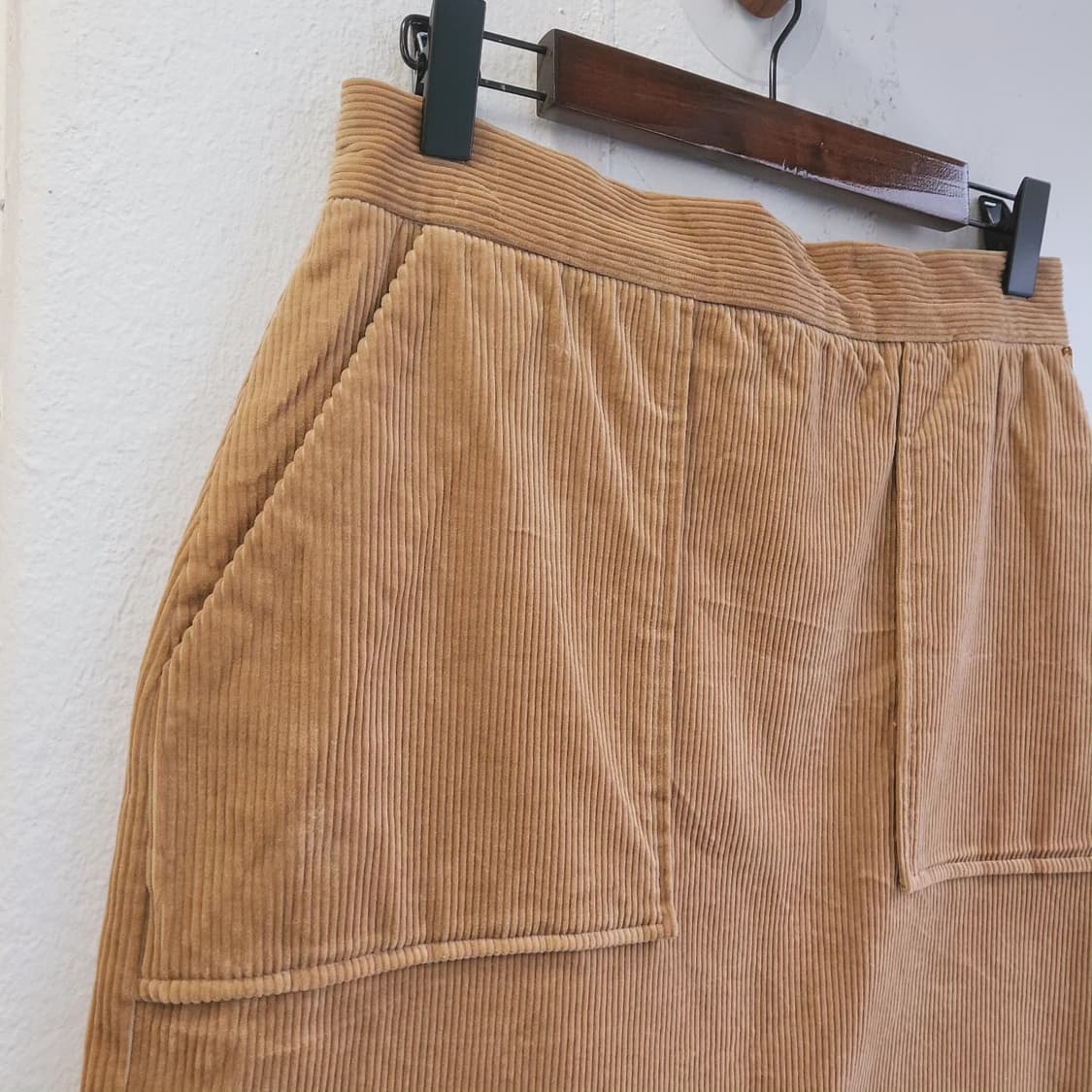 Candela 아웃포켓 코듀로이 미디스커트 상품이미지3