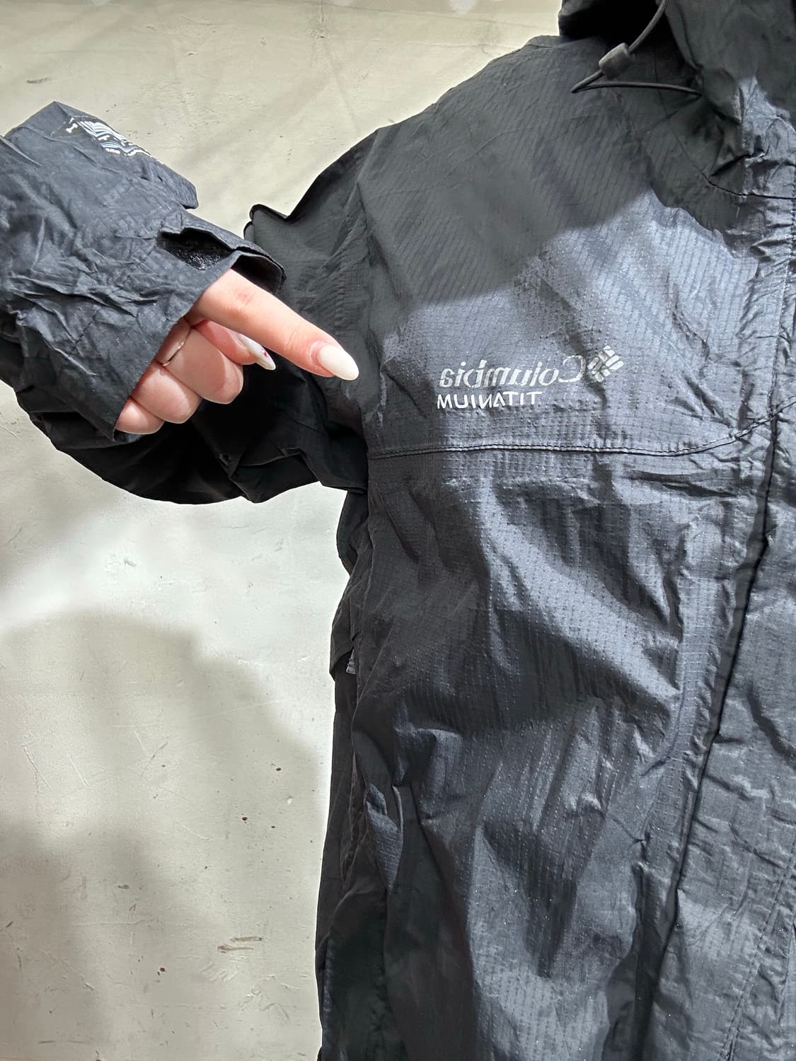 컬럼비아 블랙 오버핏 등산 후드 바람막이 자켓 L 상품이미지4