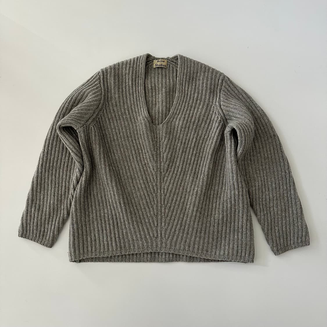 아크네스튜디오 acne studios 브이넥 니트 스웨터 상품이미지2