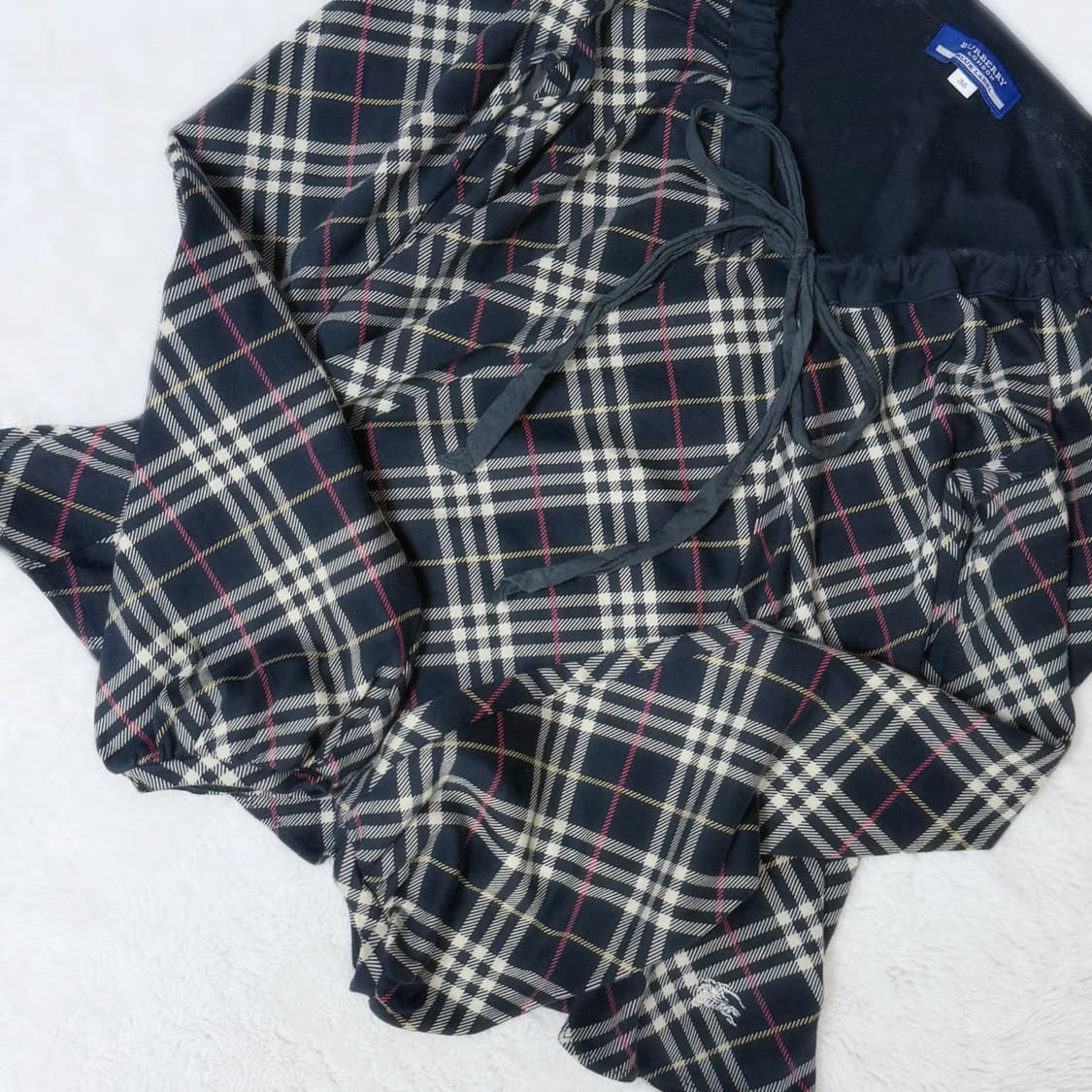 Burberry 블루라벨 오네갸루 노바체크 오프숄더 블라우스 ≽^•⩊•^ 상품이미지5