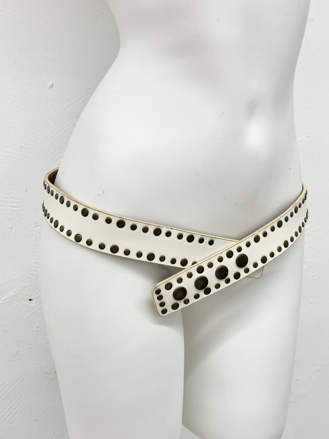 리얼레더 화이트 스터드 벨트 상품이미지3