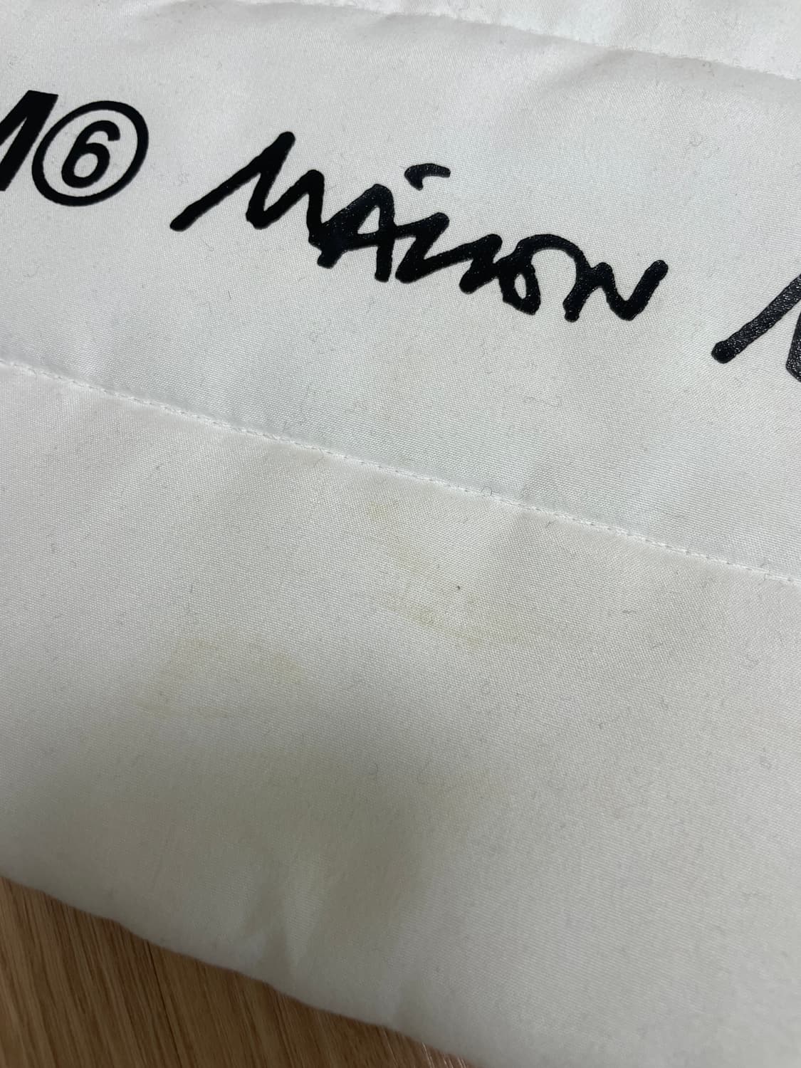 MM6 마르지엘라 부록 패딩파우치  상품이미지2