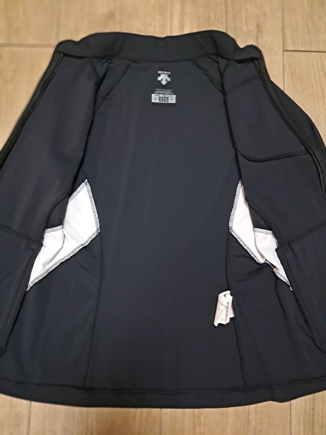 데상트 여성 런닝집업 85 상품이미지6