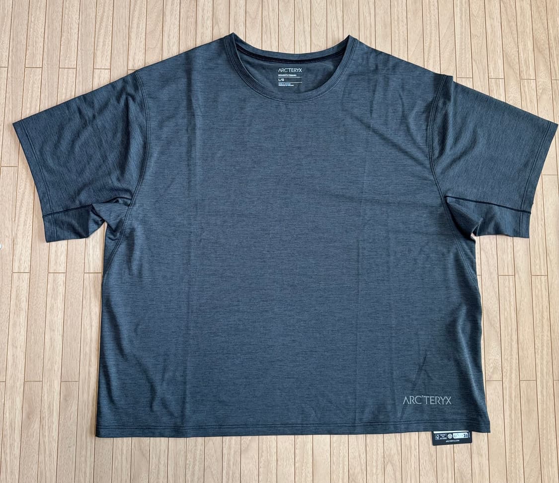 아크테릭스 테마 크롭 로고 반팔티 새제품 정품 상품이미지2