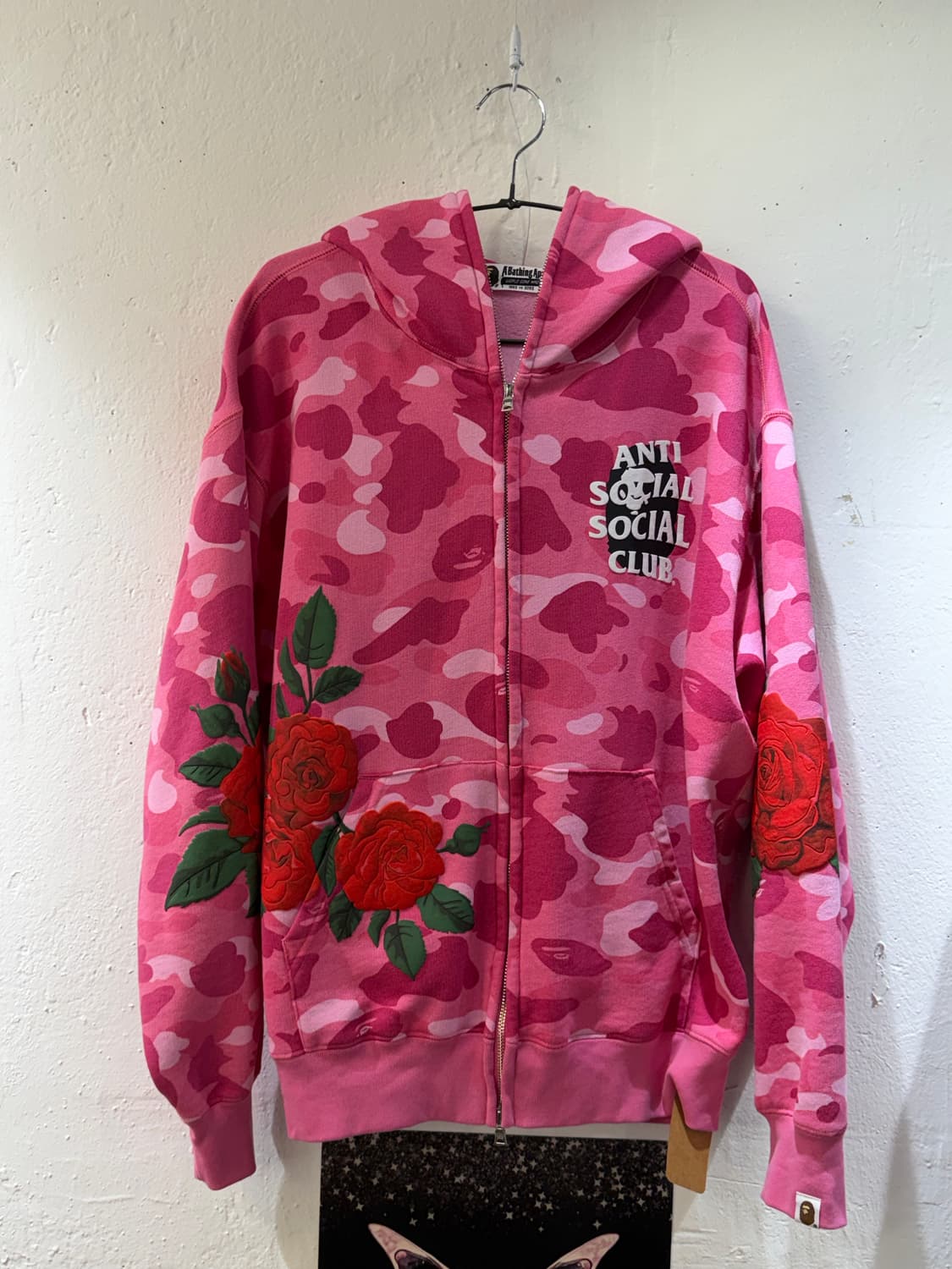 베이프X안티소셜클럽 어 베이싱 에이프 풀 집 후드 핑크 상품이미지1